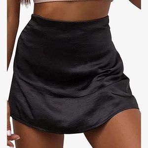 lyaner black silky mini skirt. never worn.